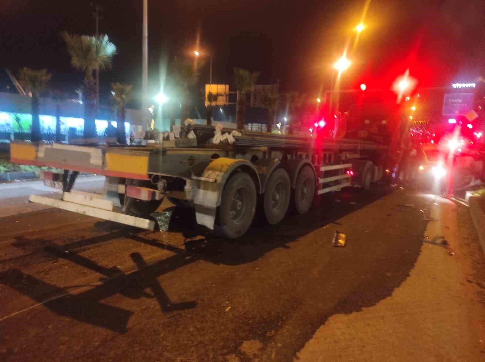 giresunda-tir-iki-otomobile-carpti-5-olu-6-yarali