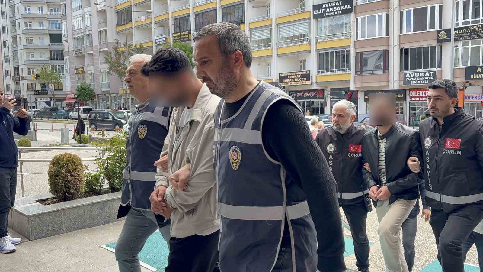 guzellik-salonunda-mobil-bankacilik-tuzagi-musterilerinin-adina-kredi-ceken-sebeke-cokertildi