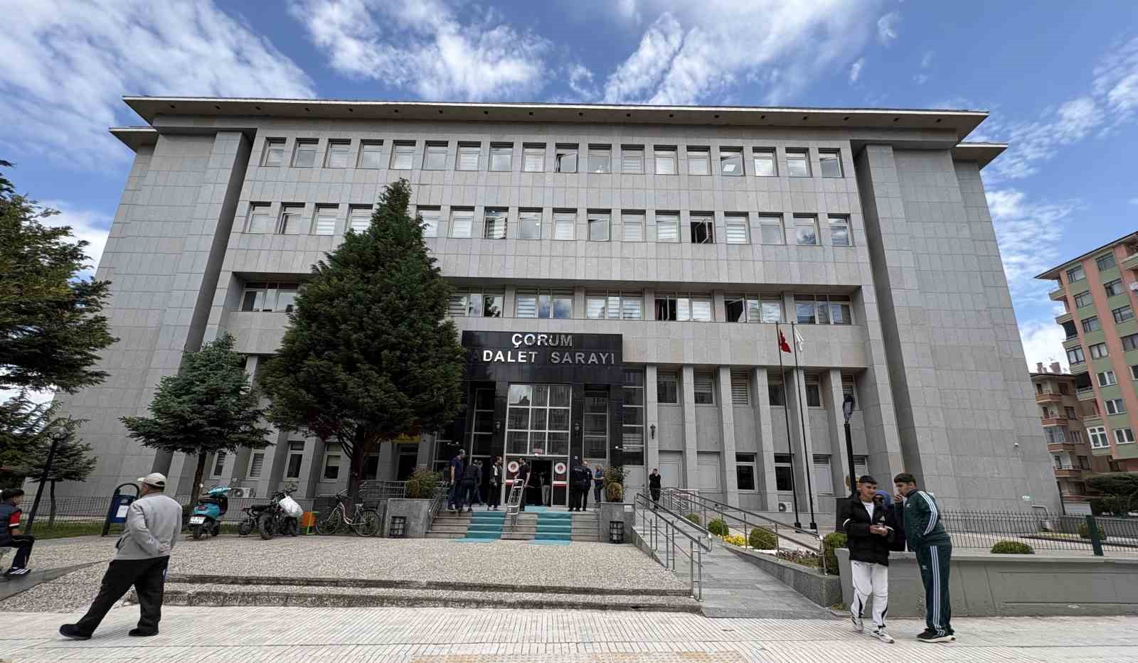 guzellik-salonunda-mobil-bankacilik-tuzagi-musterilerinin-adina-kredi-ceken-sebeke-cokertildi