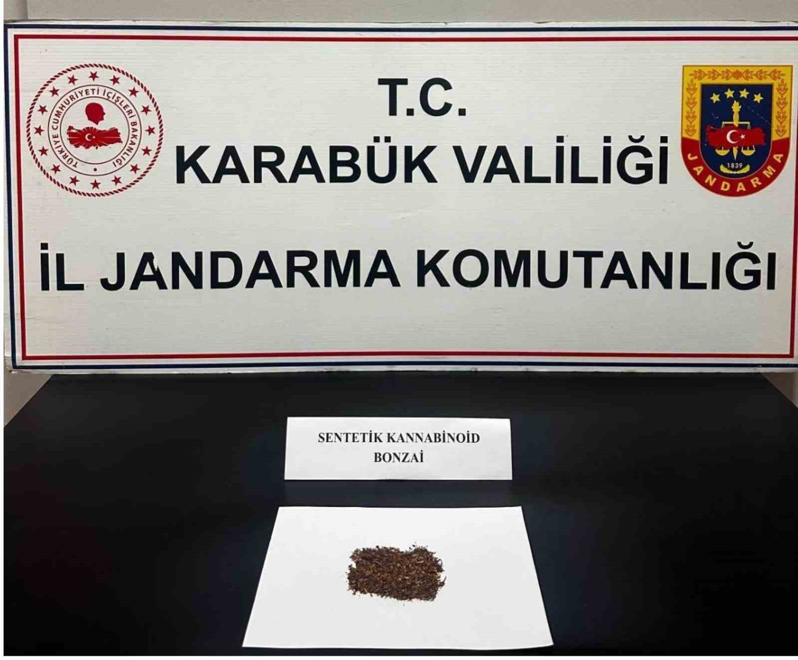kadin-ayakkabisinin-topugundan-uyusturucu-cikti-3-supheli-adliyede