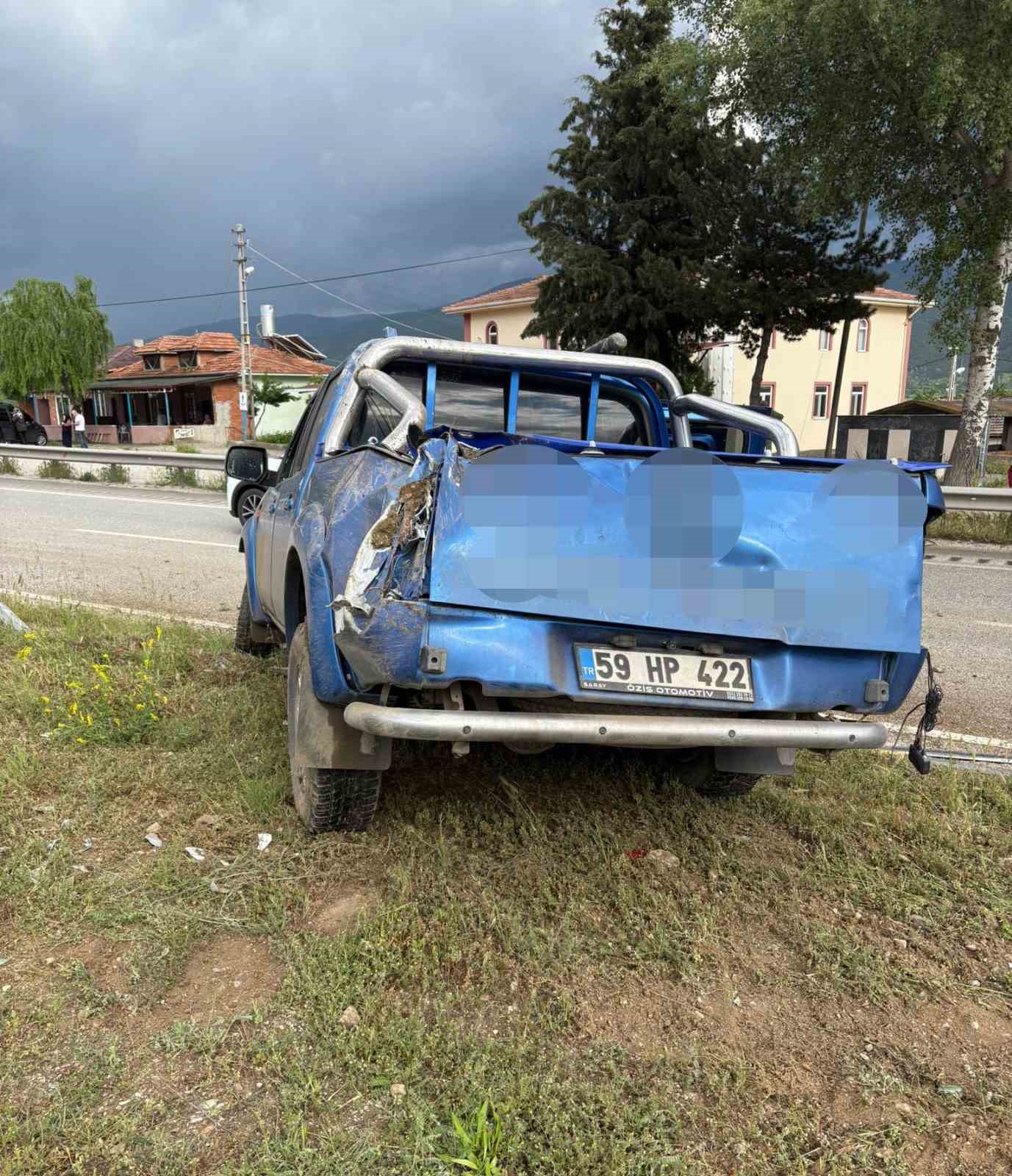kastamonuda-yoldan-cikan-kamyonet-takla-atti-4-yarali