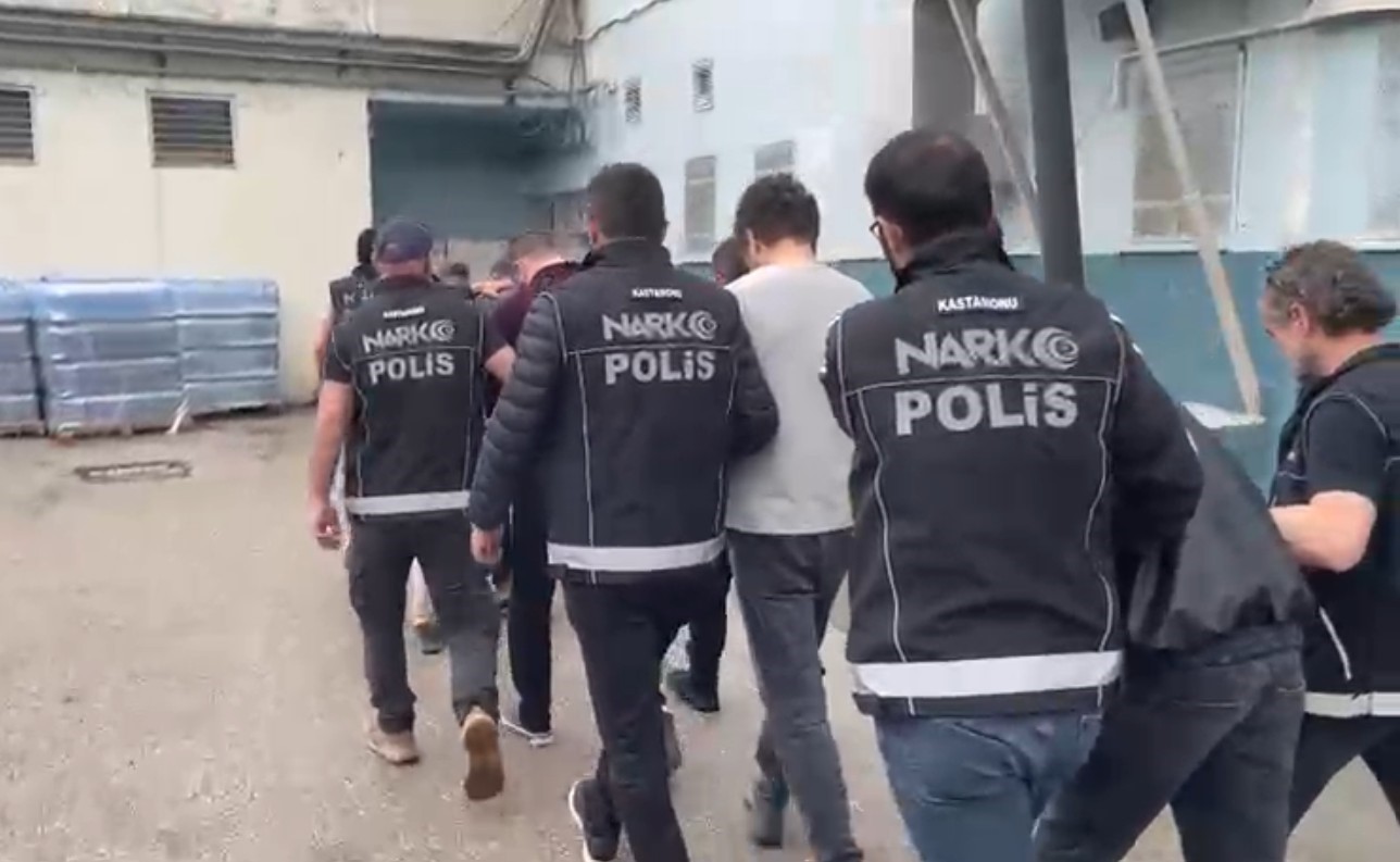kastamonuda-zehir-tacirlerine-yonelik-operasyonda-5-supheli-tutuklandi