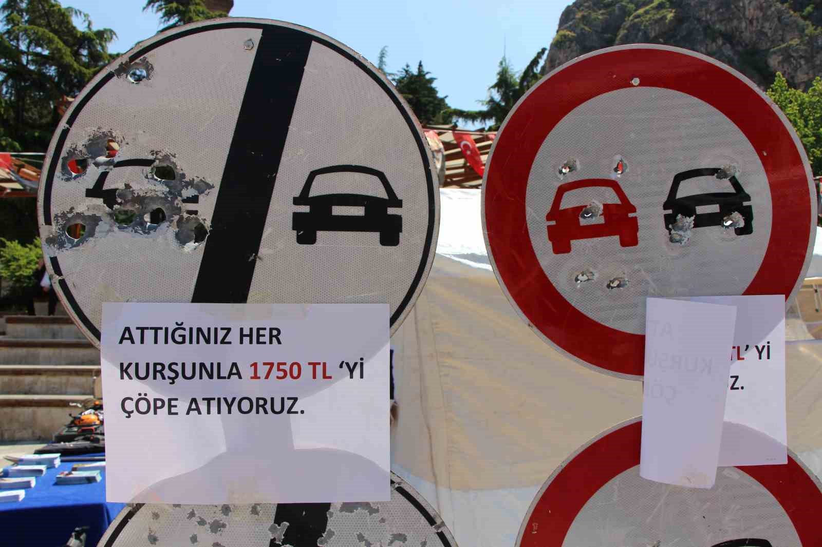 magandalarin-hedef-tahtasi-trafik-levhalari-sergilendi-yenilenme-bedeli-5-bin-tlyi-buluyor