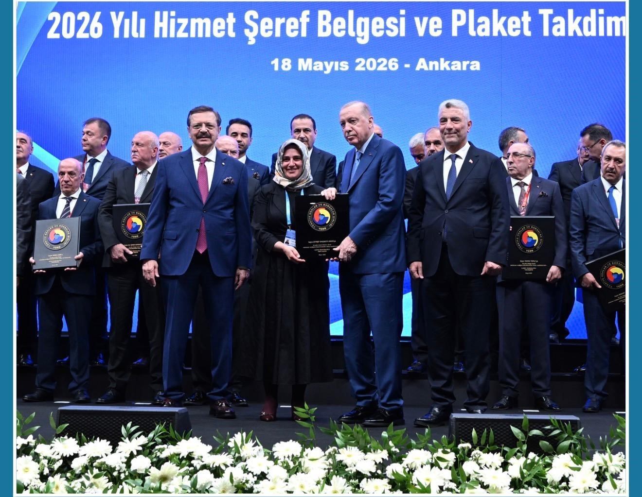 mesleginde-30-yili-doldurdu-plaketini-cumhurbaskani-erdoganin-elinden-aldi