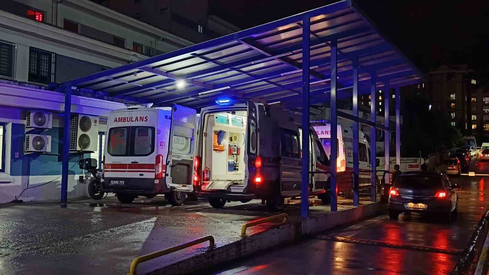 orduda-yedikleri-yemek-sonrasi-rahatsizlanan-21-isci-hastanelik-oldu
