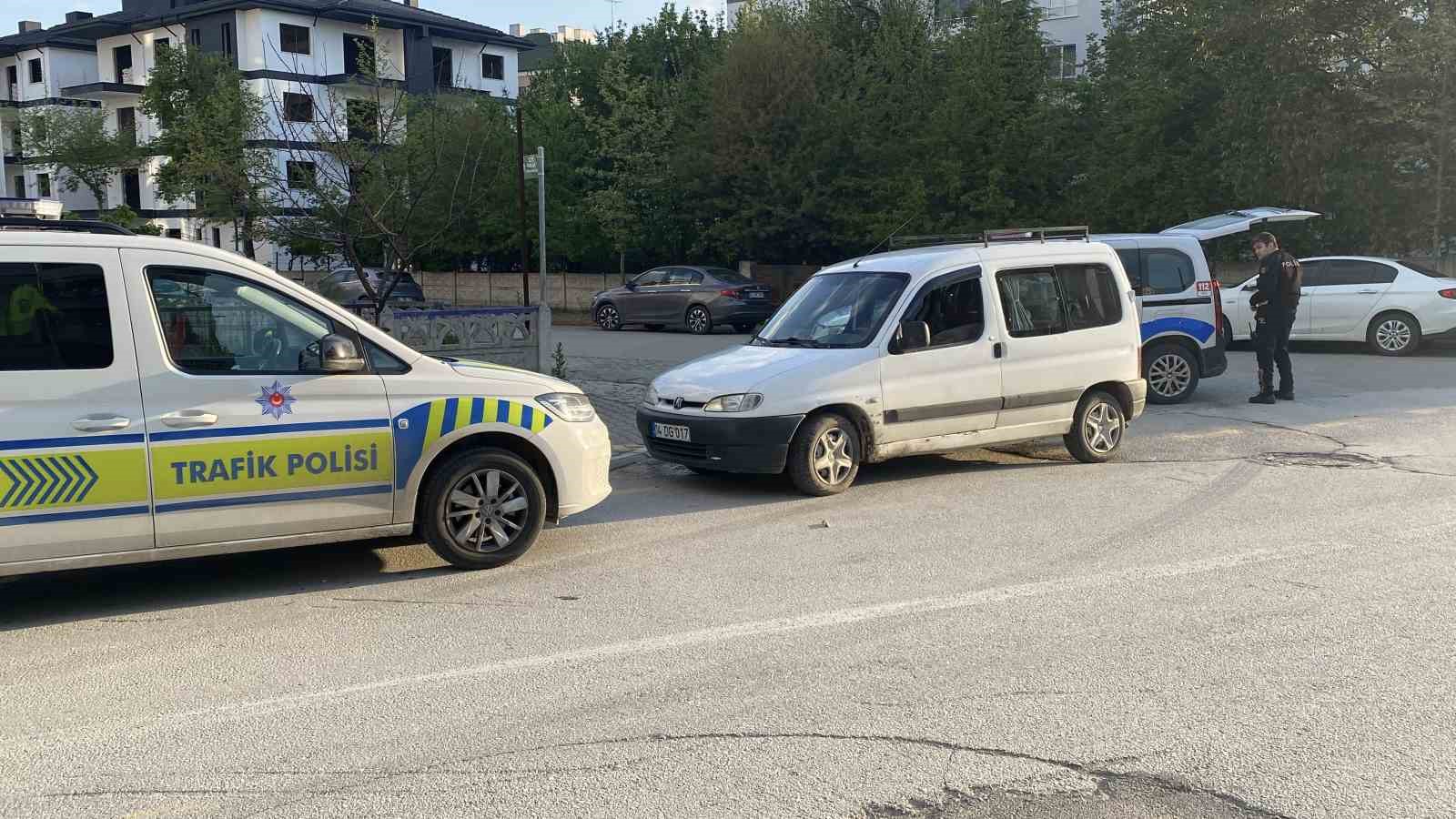 polise-ehliyetsiz-yakalanan-surucu-132-promil-alkollu-cikti