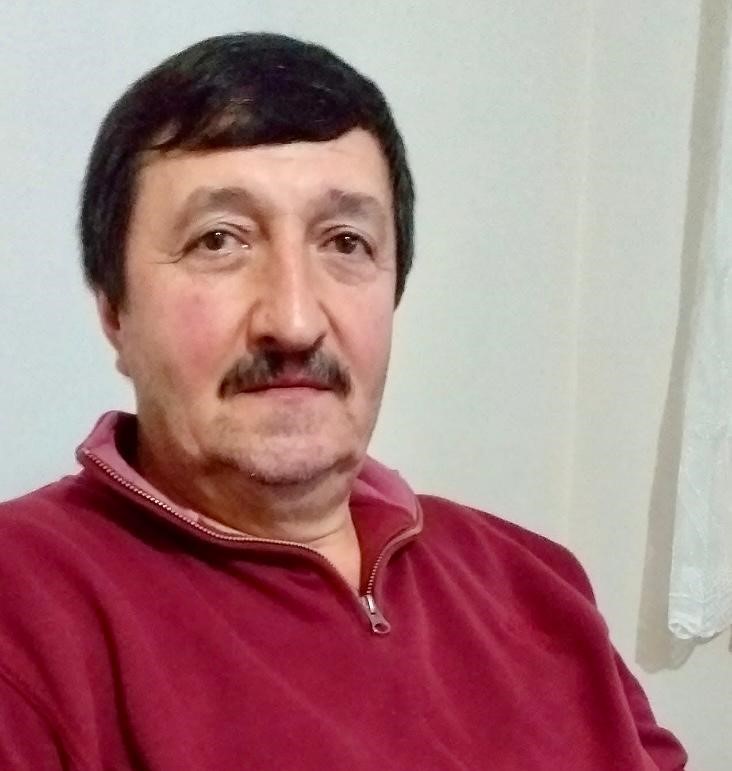 takla-atan-aracta-yaralanan-surucu-kurtarilamadi