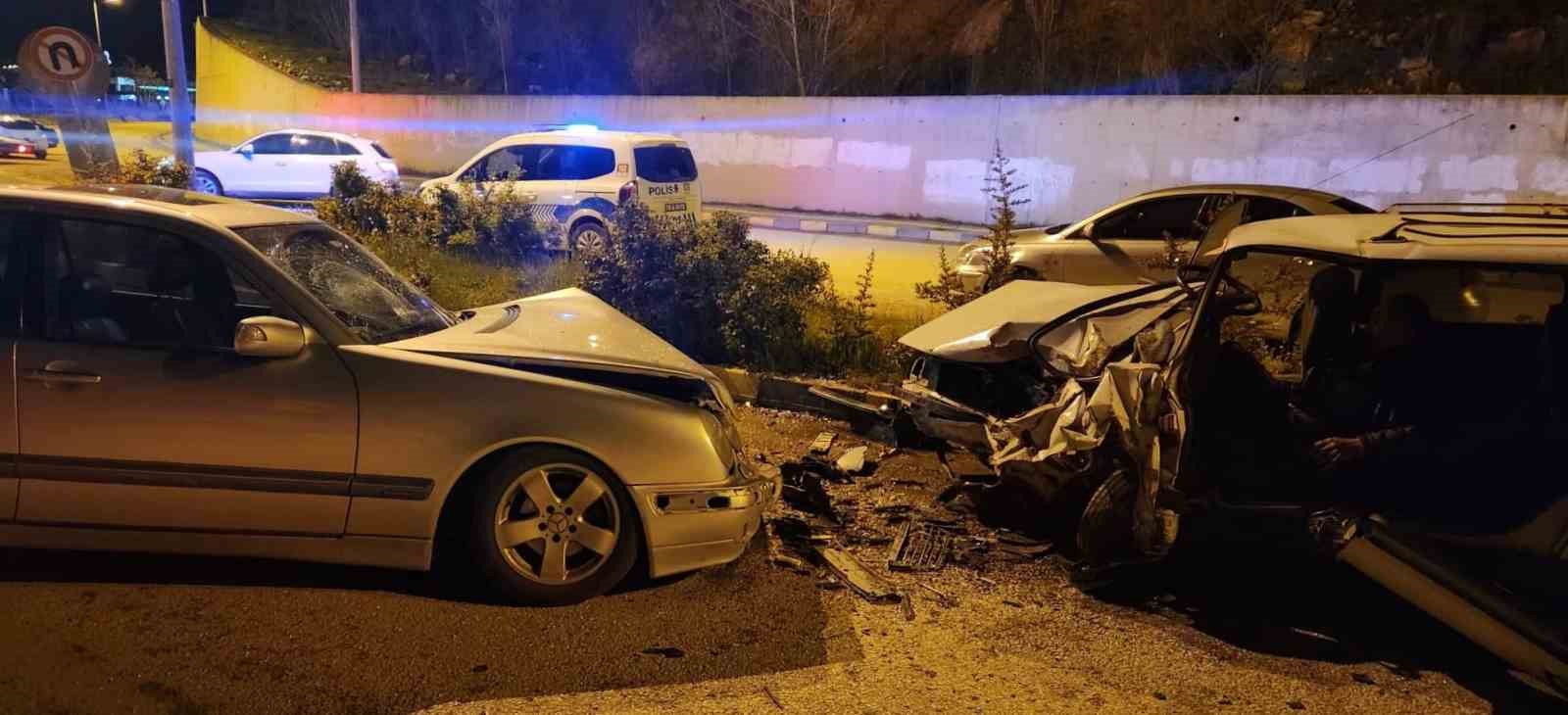 ters-istikametteki-alkollu-surucu-kazaya-yol-acti-6-yarali