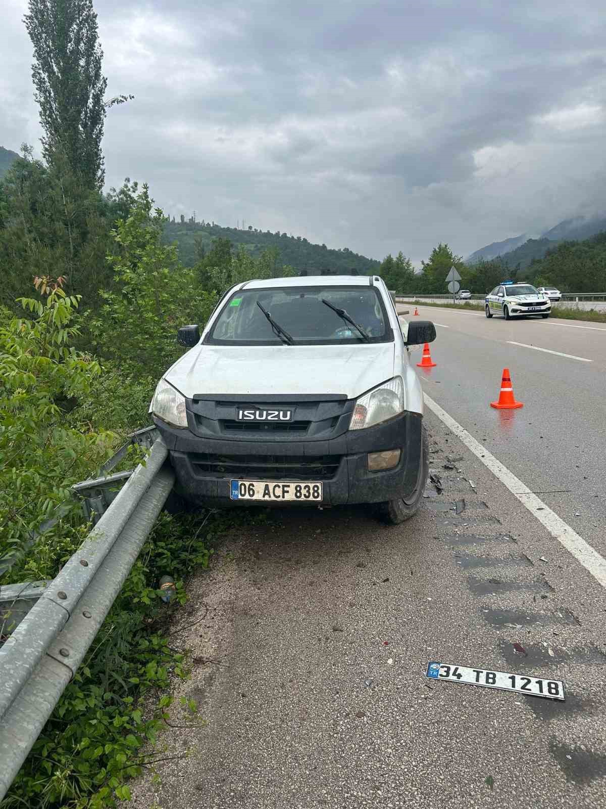 tokatta-kazada-hurdaya-donen-otomobildeki-5-kisi-yaralandi