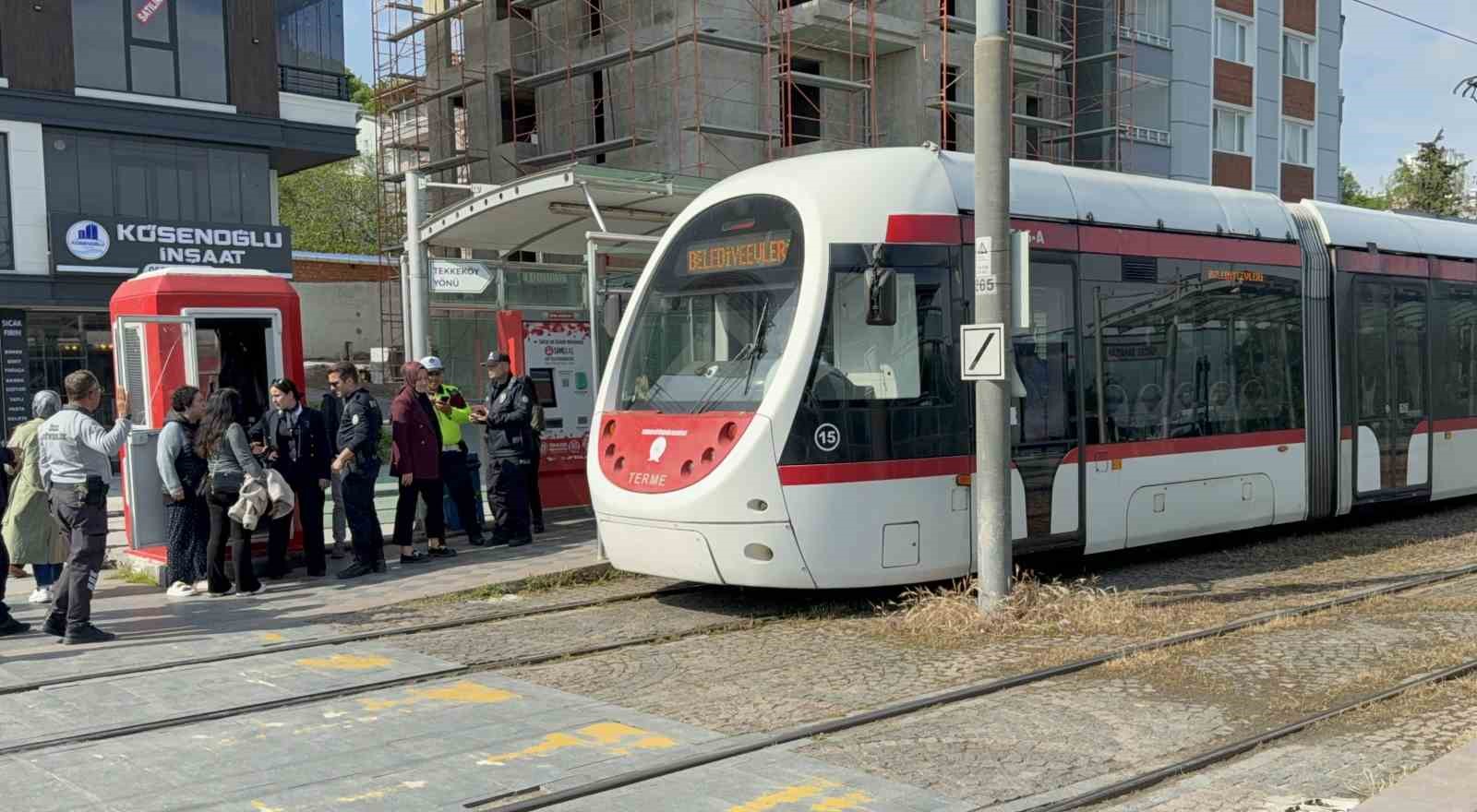 tramvayin-carptigi-kadin-hastanelik-oldu