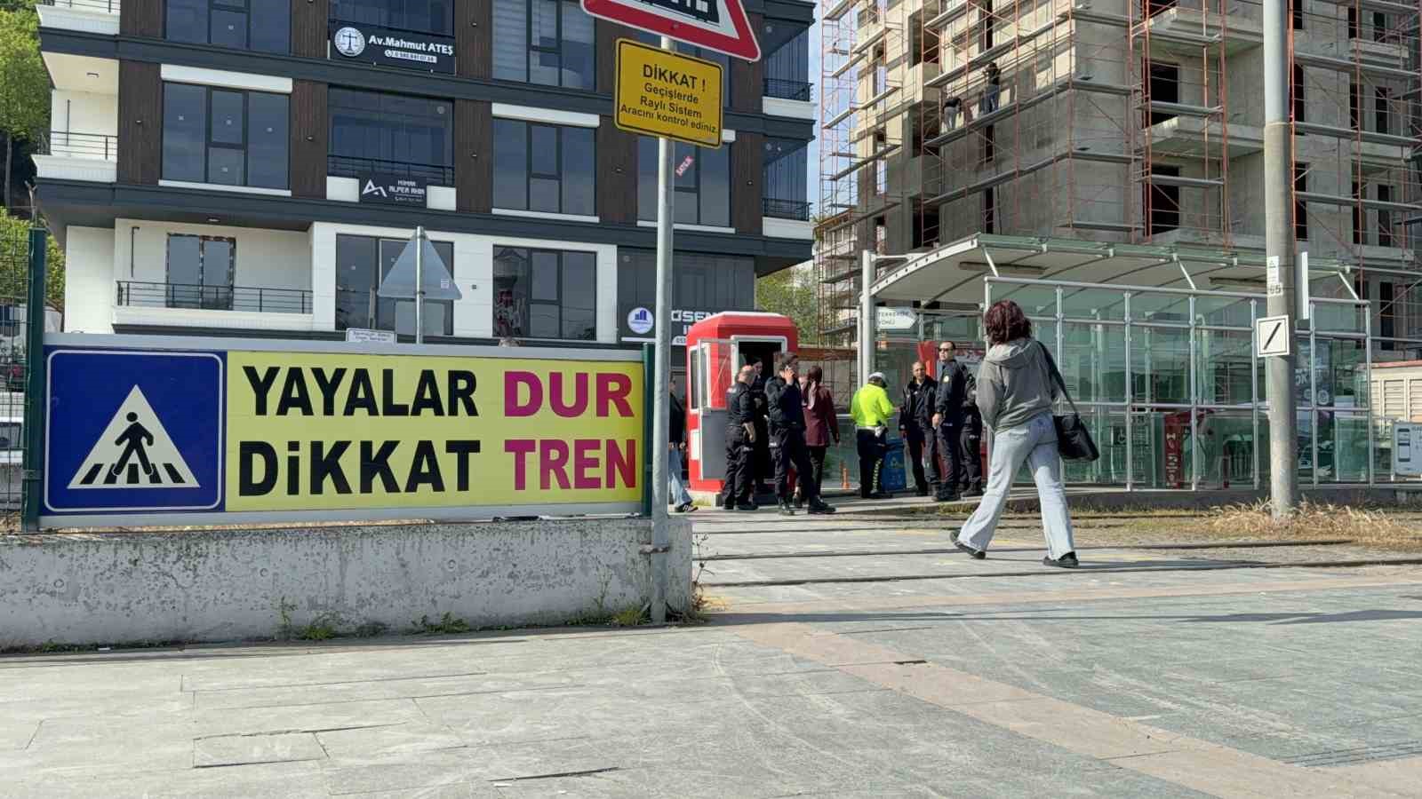 tramvayin-carptigi-kadin-hastanelik-oldu