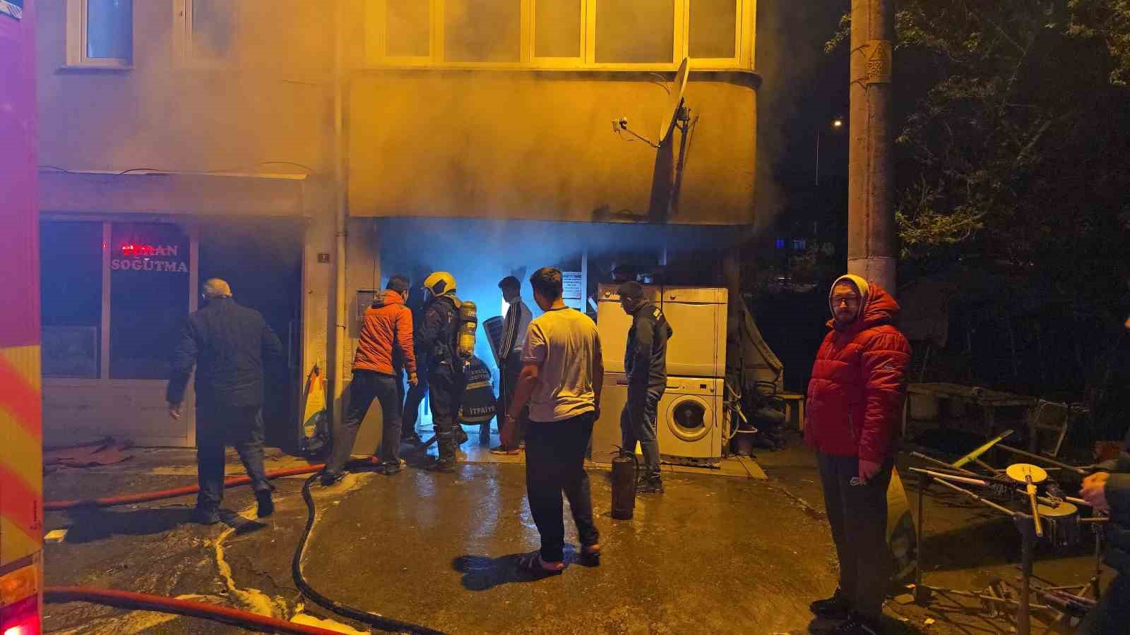 zonguldakta-is-yeri-cikan-yanginda-kullanilmaz-hale-geldi