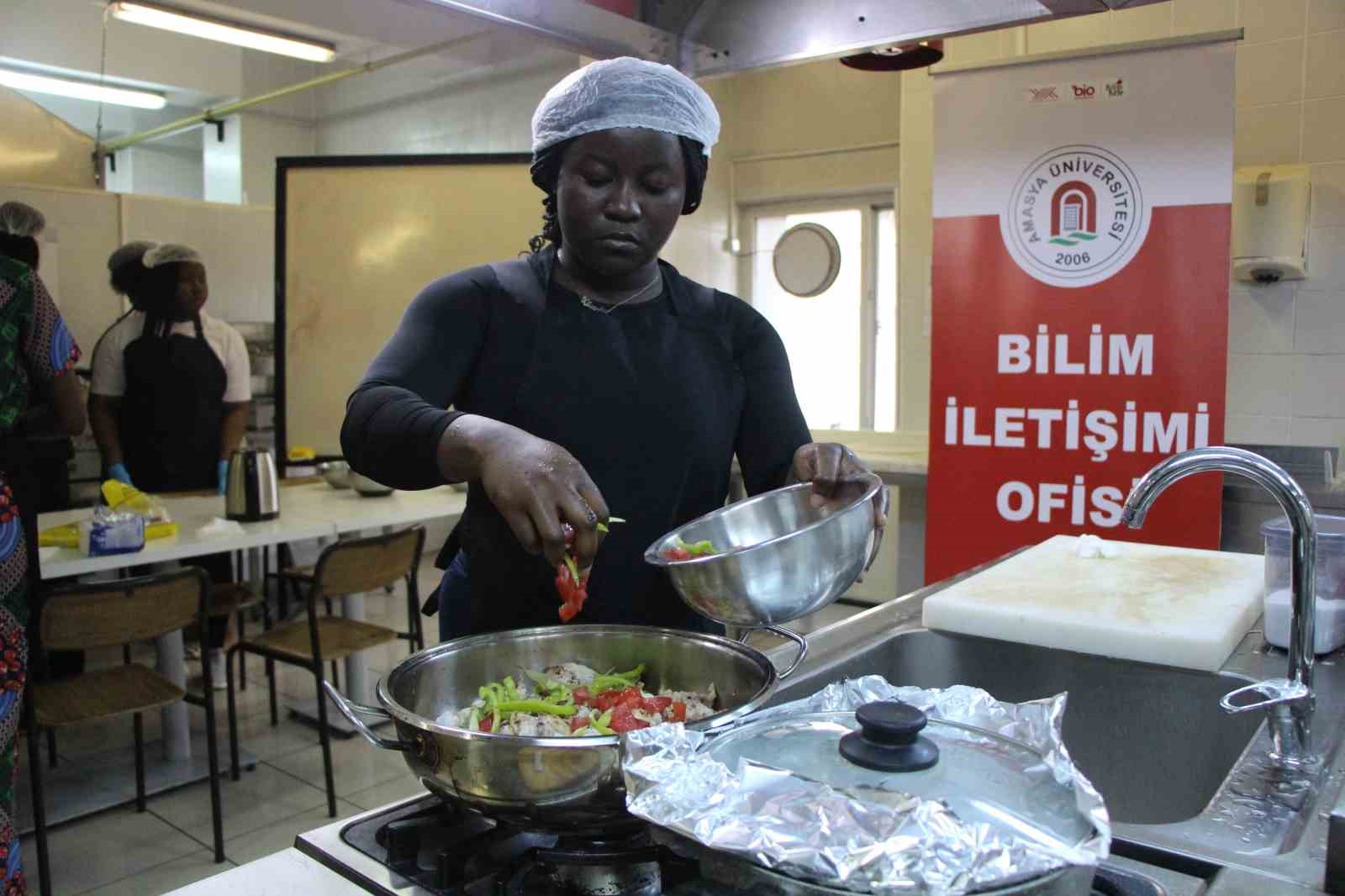 afrikali-universitelilerin-favori-yemekleri-yaprak-dolmasi-ve-mercimek-corbasi