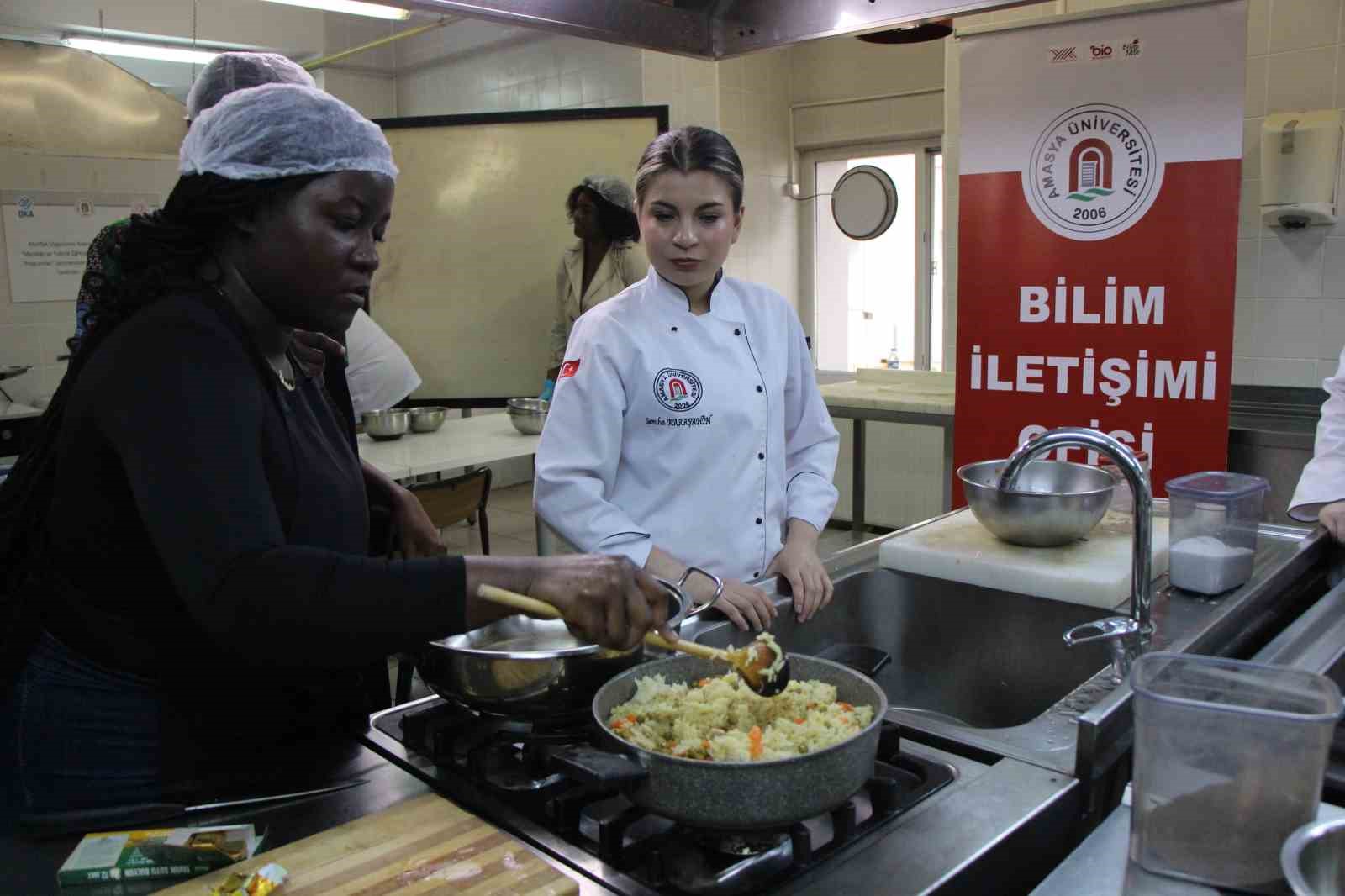 afrikali-universitelilerin-favori-yemekleri-yaprak-dolmasi-ve-mercimek-corbasi