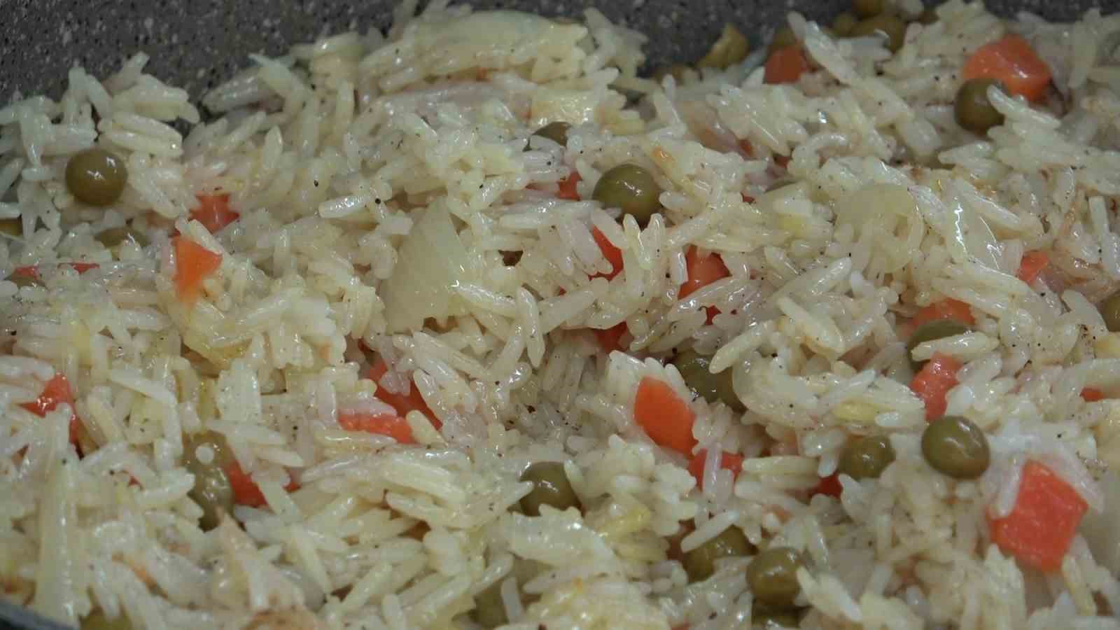afrikali-universitelilerin-favori-yemekleri-yaprak-dolmasi-ve-mercimek-corbasi