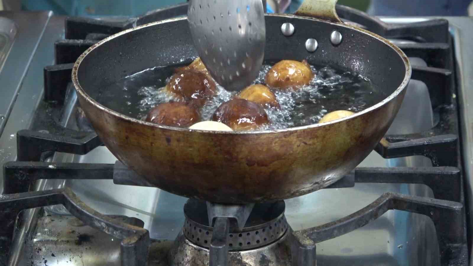 afrikali-universitelilerin-favori-yemekleri-yaprak-dolmasi-ve-mercimek-corbasi