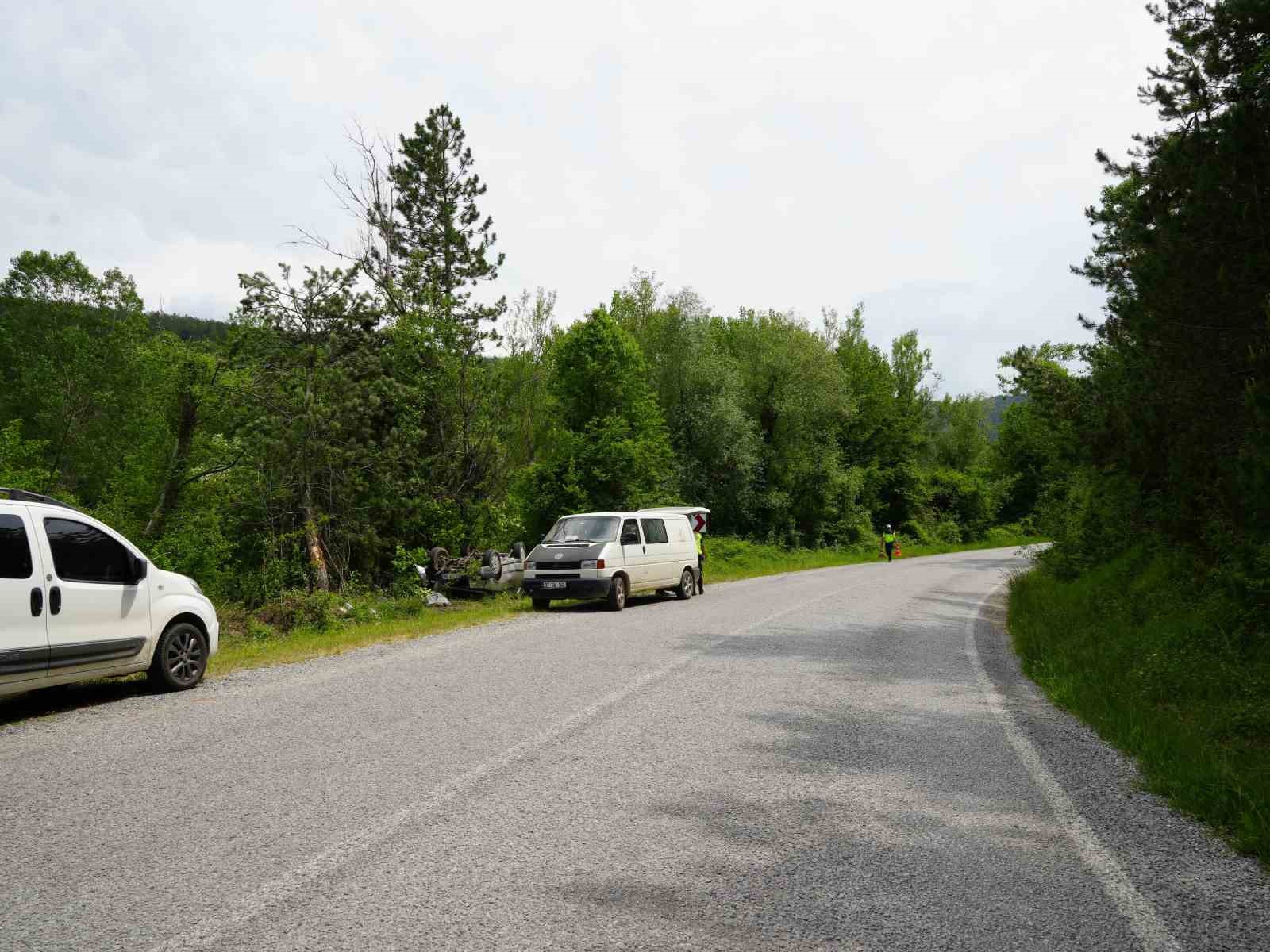 agaca-carpan-otomobil-takla-atti-3-yarali