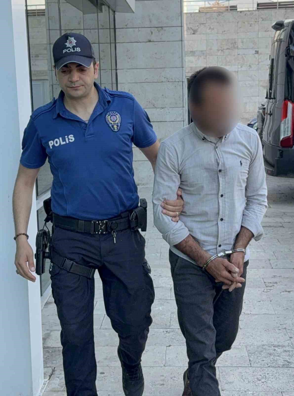 arac-tamirinde-fazla-para-kavgasinda-musterisini-yakti