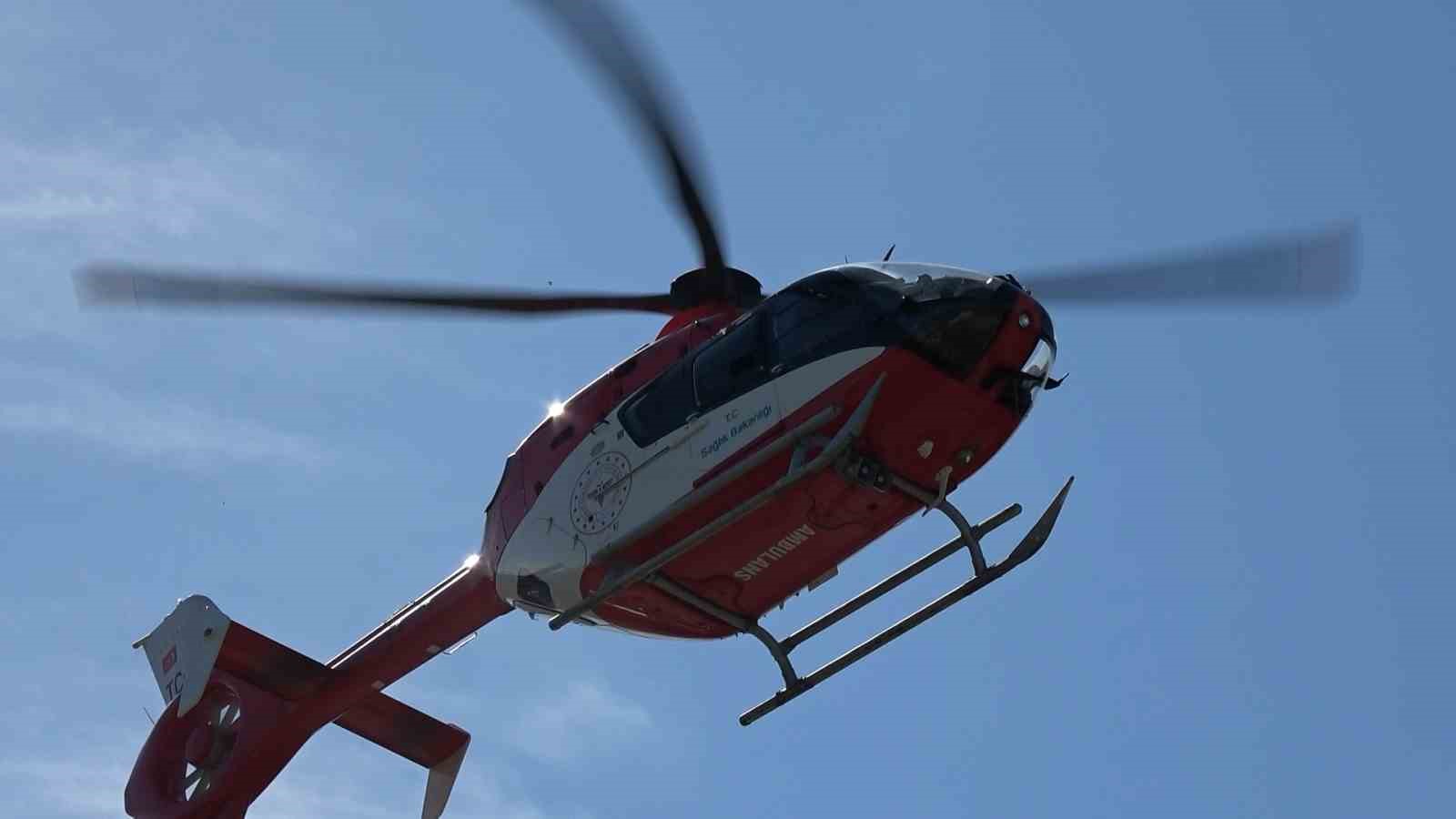 baltayla-odun-keserken-yaralanan-cocugun-imdadina-ambulans-helikopter-yetisti
