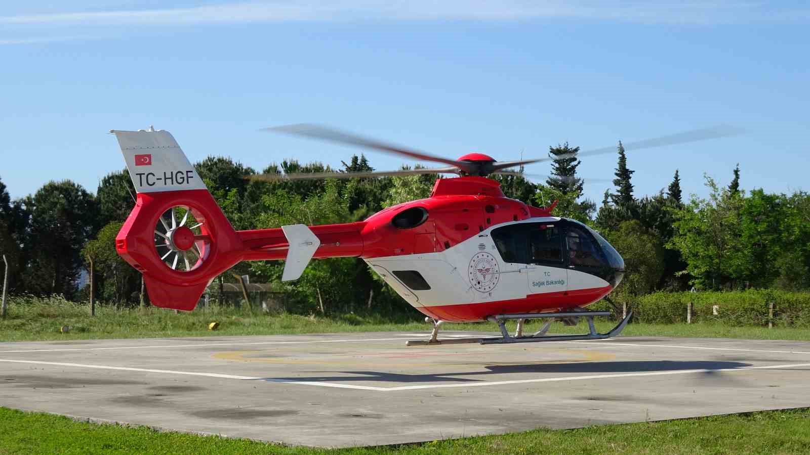 baltayla-odun-keserken-yaralanan-cocugun-imdadina-ambulans-helikopter-yetisti
