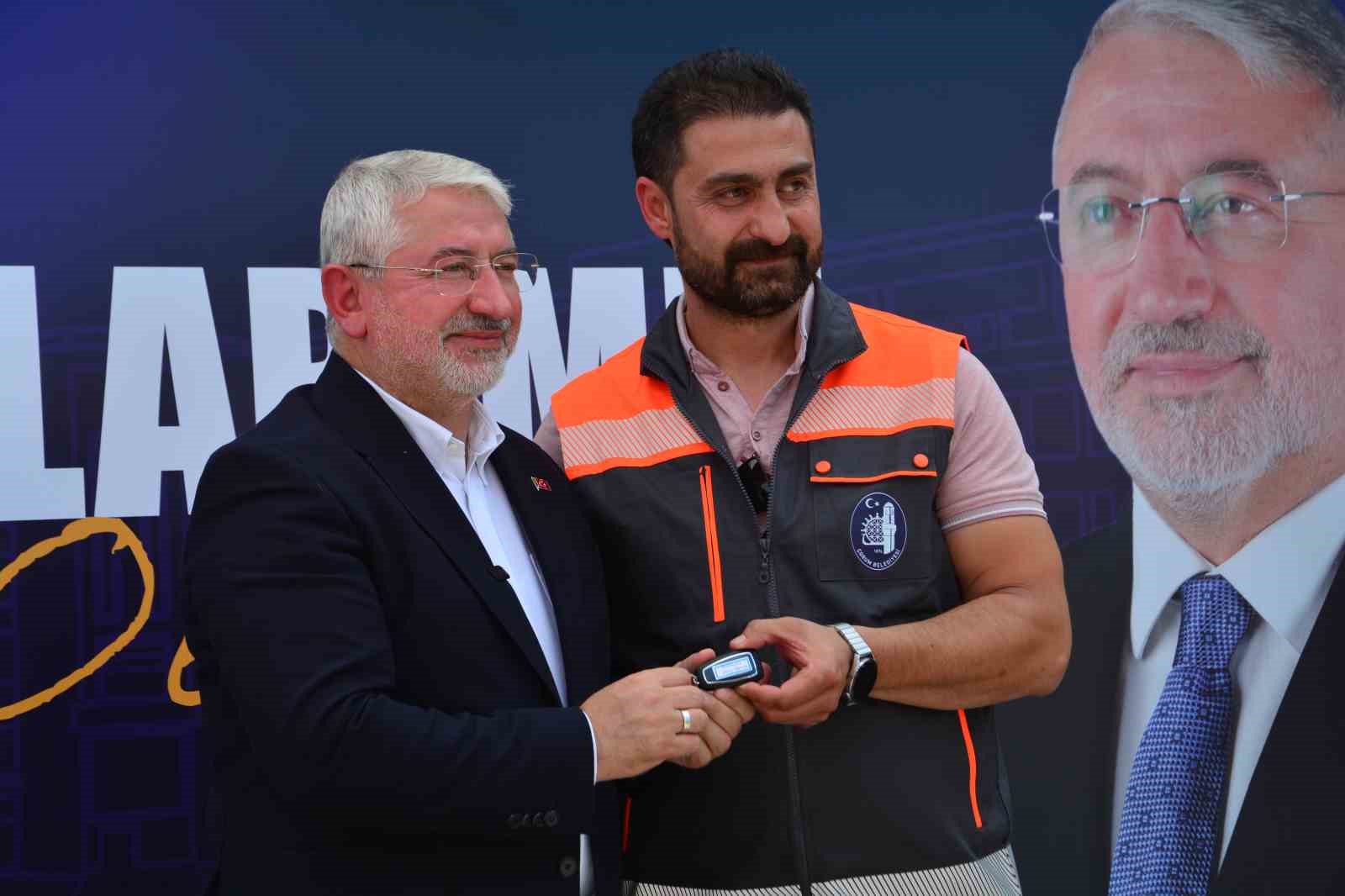 corum-belediyesi-83-milyon-liralik-yeni-arac-filosunu-hizmete-aldi