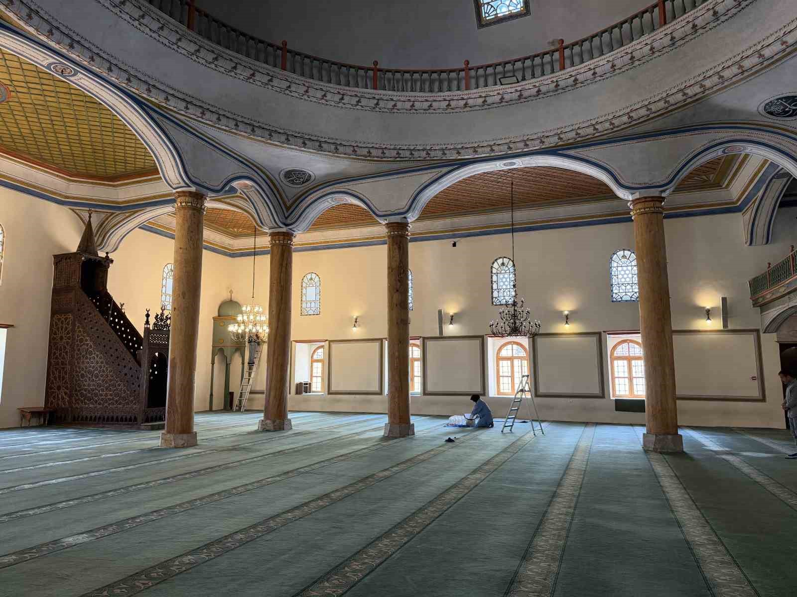 corum-belediyesinden-ibadethanelerde-tamizlik