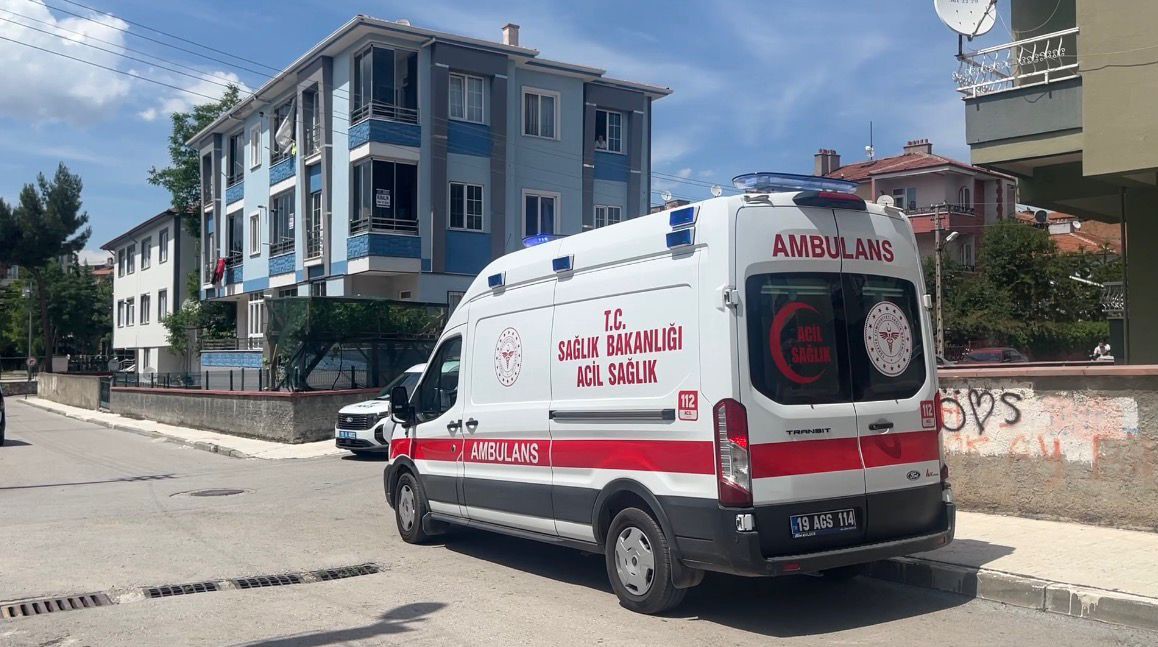 corumda-genc-kadin-tartistigi-anne-ve-babasini-bicakla-rehin-aldi
