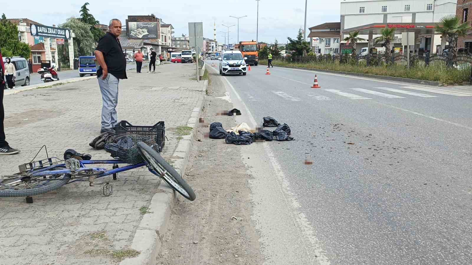 erfelek-belediye-baskaninin-makam-aracinin-carptigi-bisikletli-yaralandi
