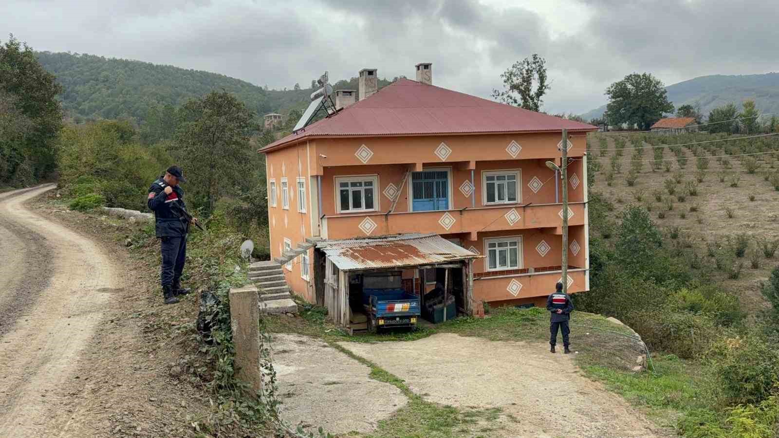 esini-bogup-kahve-kupasiyla-yuzunu-parcalayan-koca-hakkinda-agirlastirilmis-muebbet-talebi