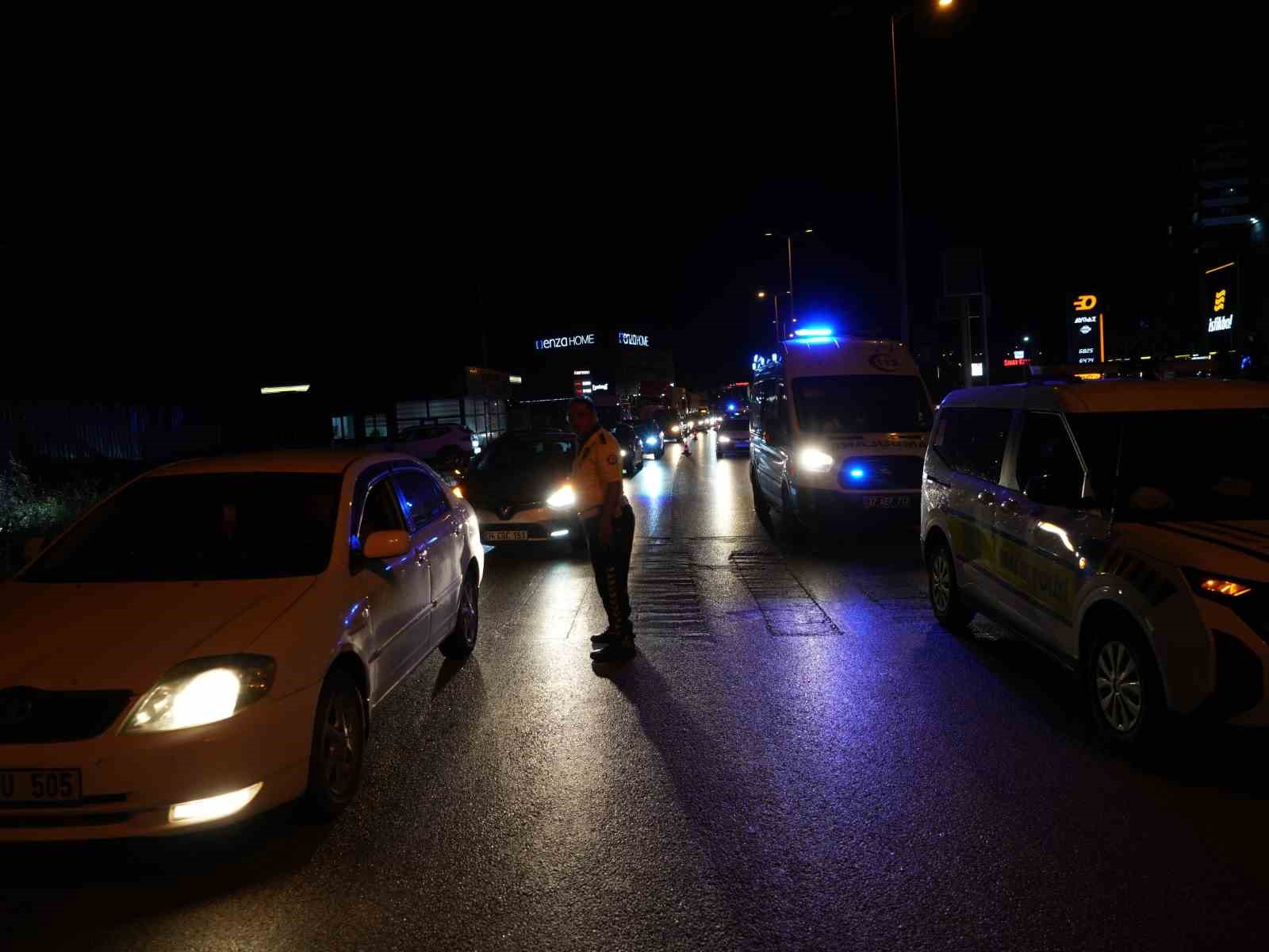 kastamonuda-can-pazari-yaraliyi-kurtarmaya-calisanlara-baska-bir-arac-carpti-6-yarali