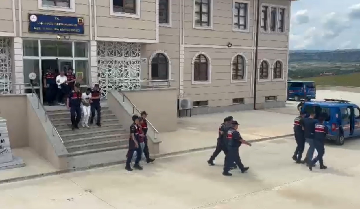 kastamonuda-uyusturucu-operasyonu-9-gozalti