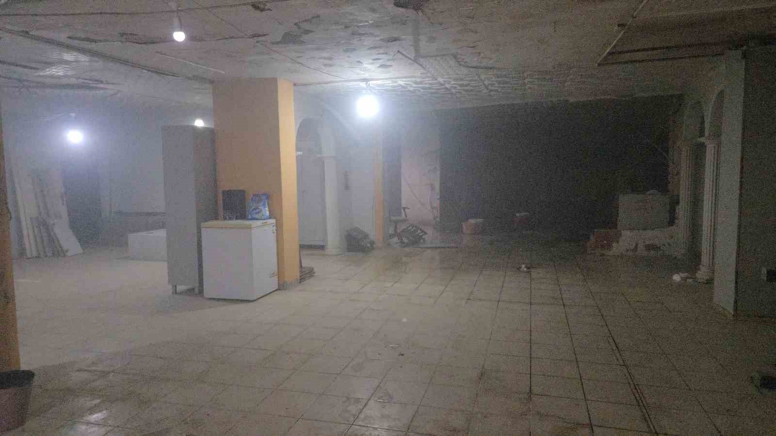 koftecide-yangin-panigi-apartman-ve-esnaf-sikayetci-oldu