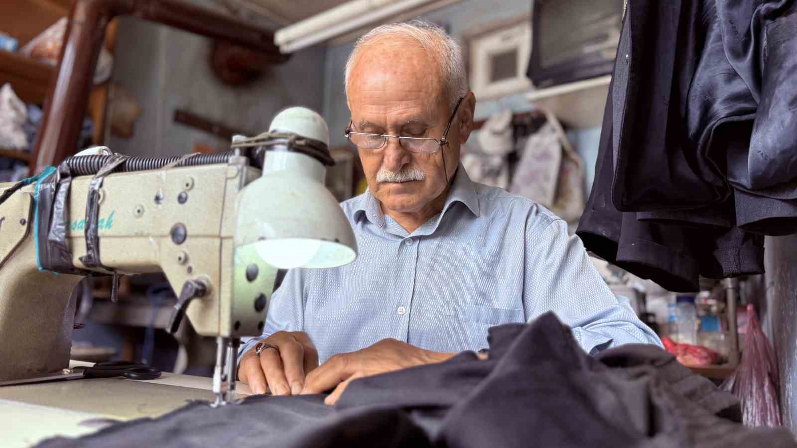 kumasa-sinen-bir-omur-59-yillik-meslegini-71-yasinda-askla-surduruyor