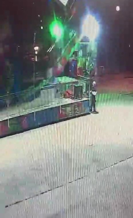 lunaparktaki-olumlu-kazanin-goruntusu-kamerada
