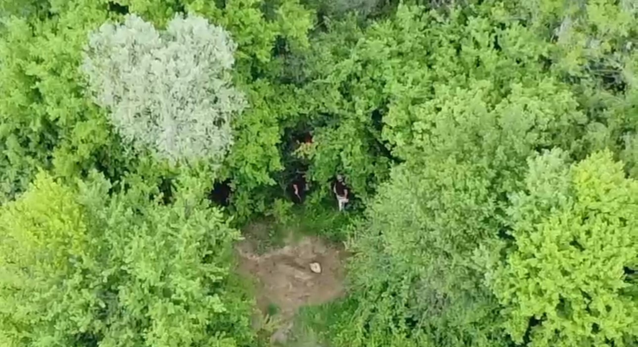 muhtar-kacak-kazi-suphelilerini-dronla-goruntuledi