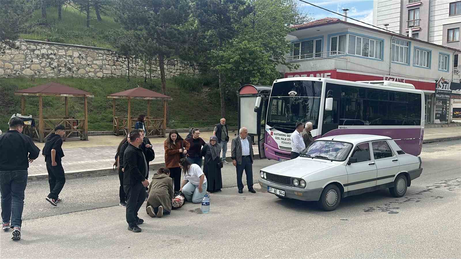 otomobilin-carptigi-kadin-yaralandi