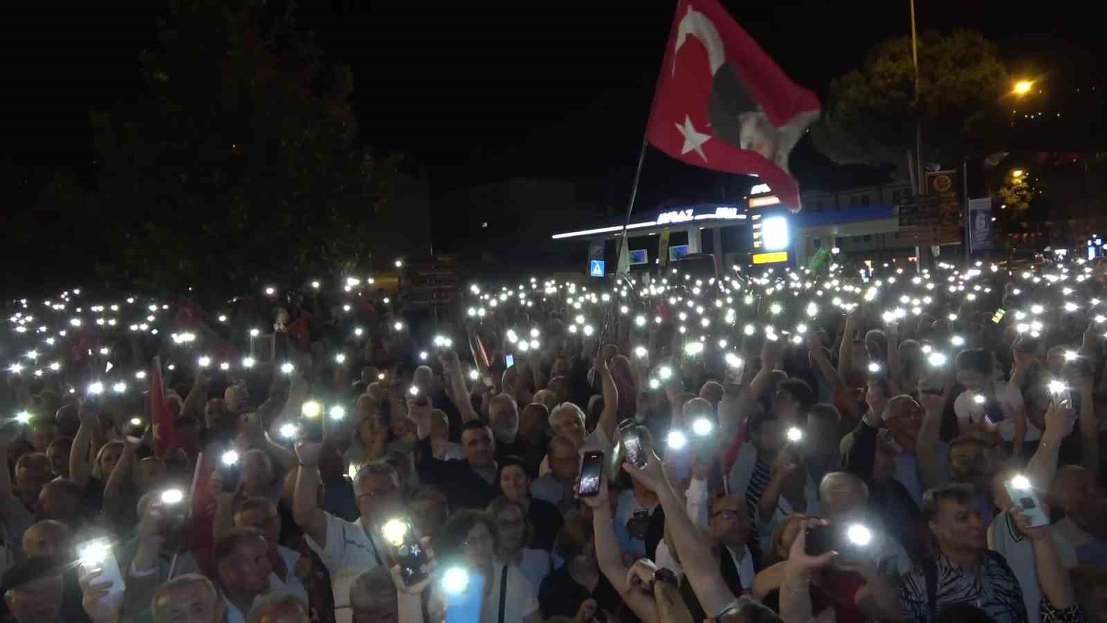 ozgur-ozel-ne-bolunmenin-ne-kavganin-pesindeyiz