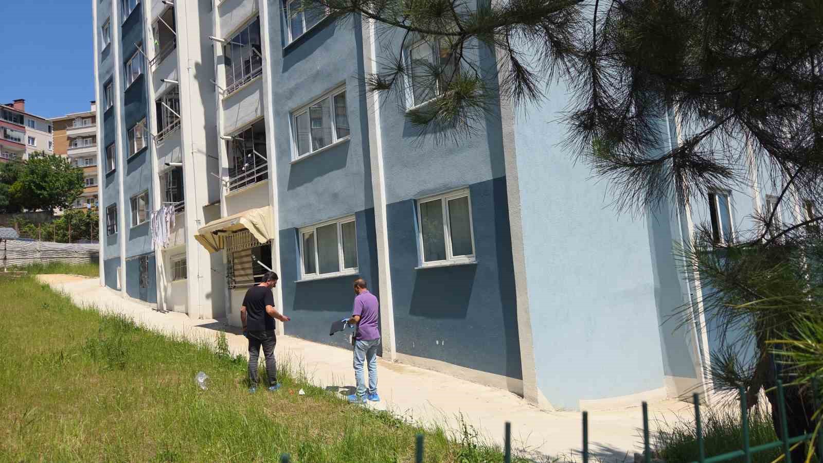 samsunda-11-katli-apartmanin-1nci-katindan-dusen-adam-yaralandi