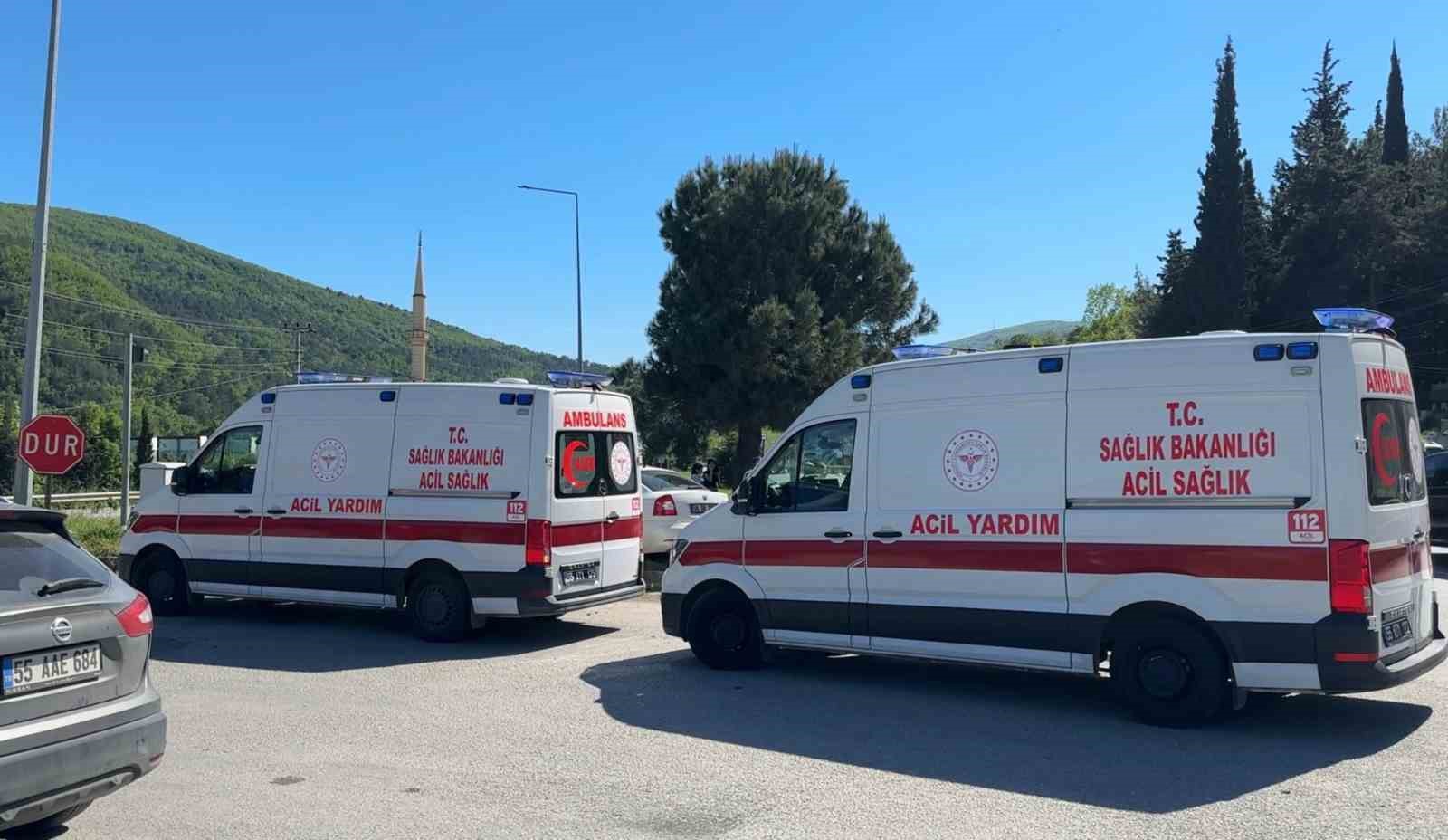 samsunda-suv-ile-otomobil-carpisti-1i-cocuk-2-yarali