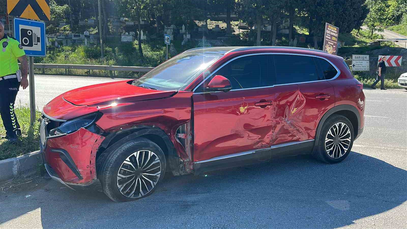 samsunda-suv-ile-otomobil-carpisti-1i-cocuk-2-yarali