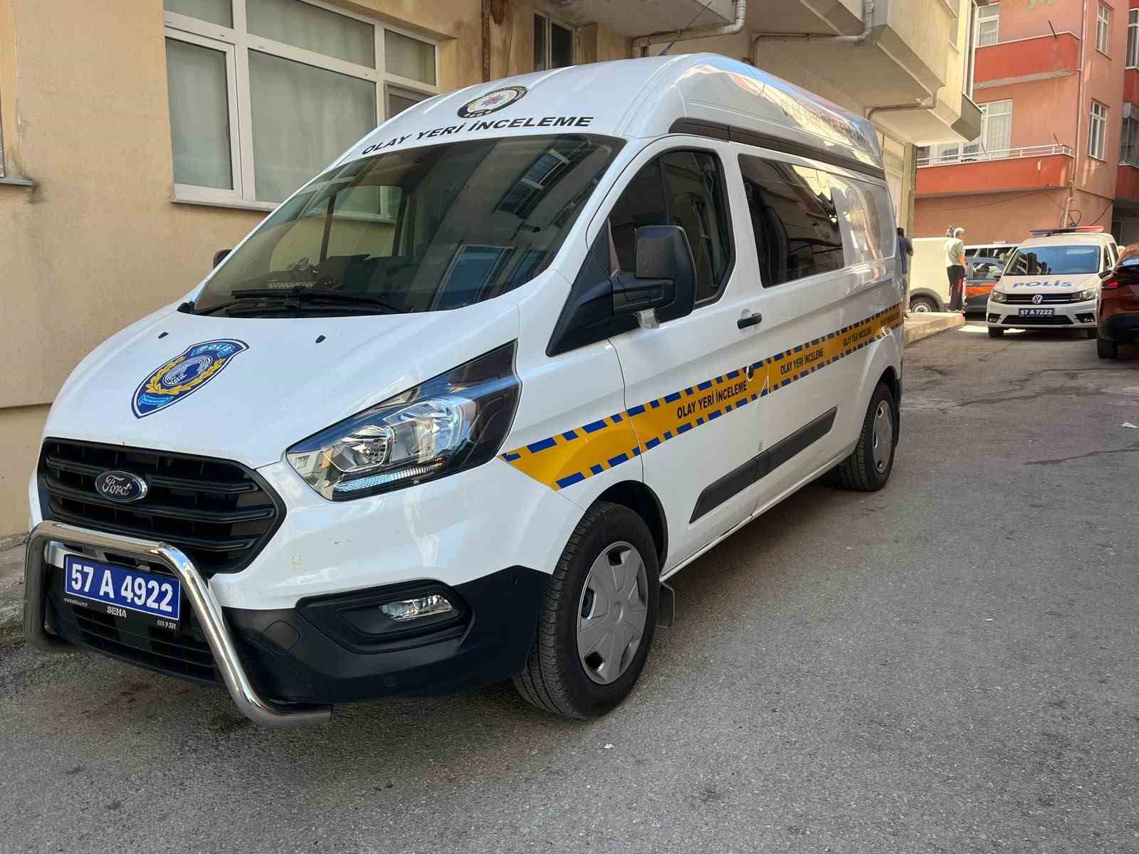 sinopta-56-yasindaki-adam-misafirlige-gittigi-evde-hayatini-kaybetti
