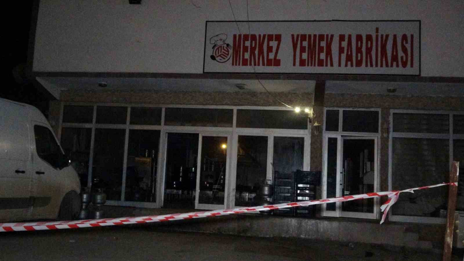 tartistigi-sahsin-calistigi-is-yerini-basip-kursun-yagdirdi-1-olu