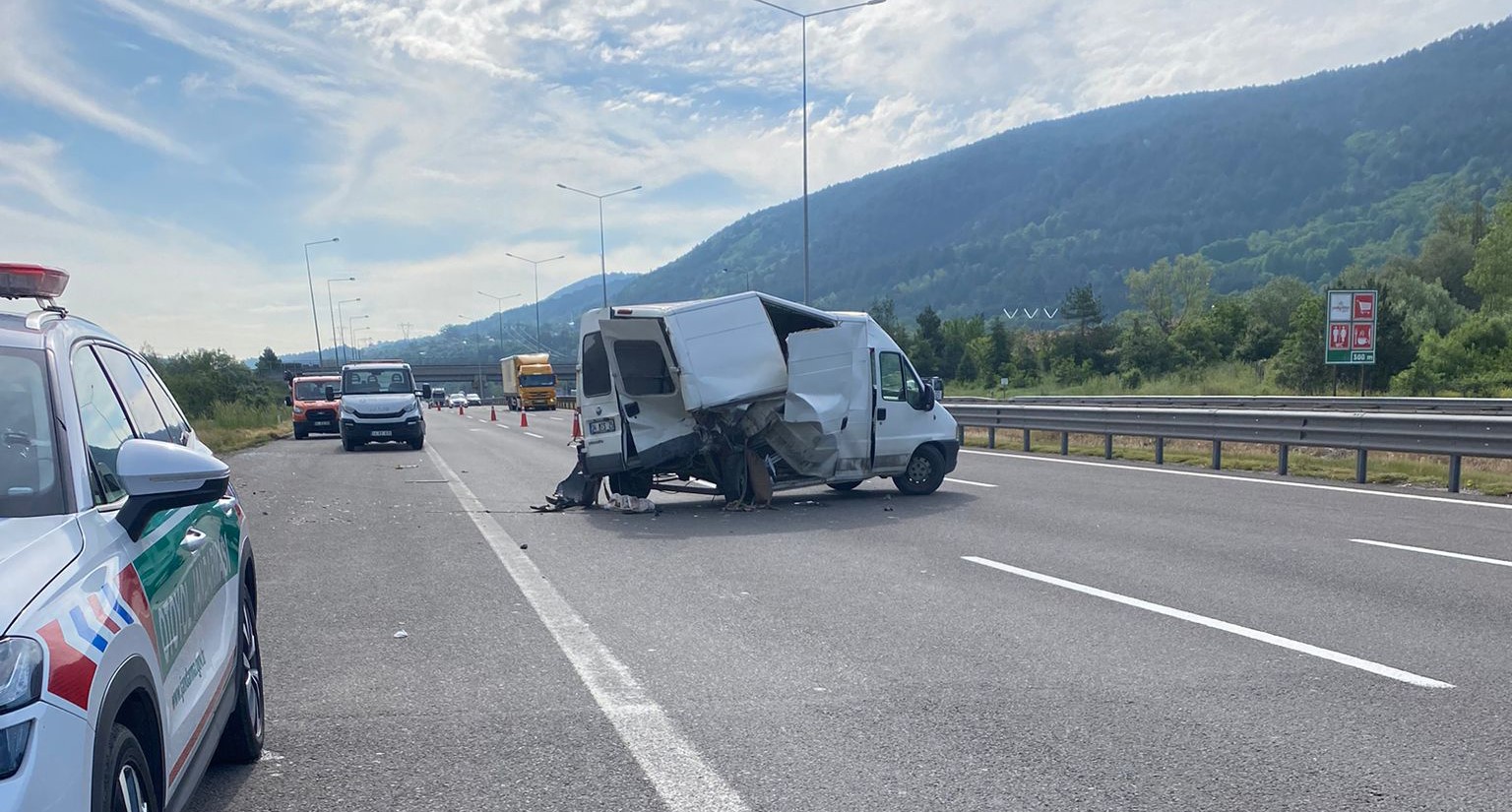 temin-bolu-gecisinde-minibusle-hafif-ticari-carpisti-5-yarali