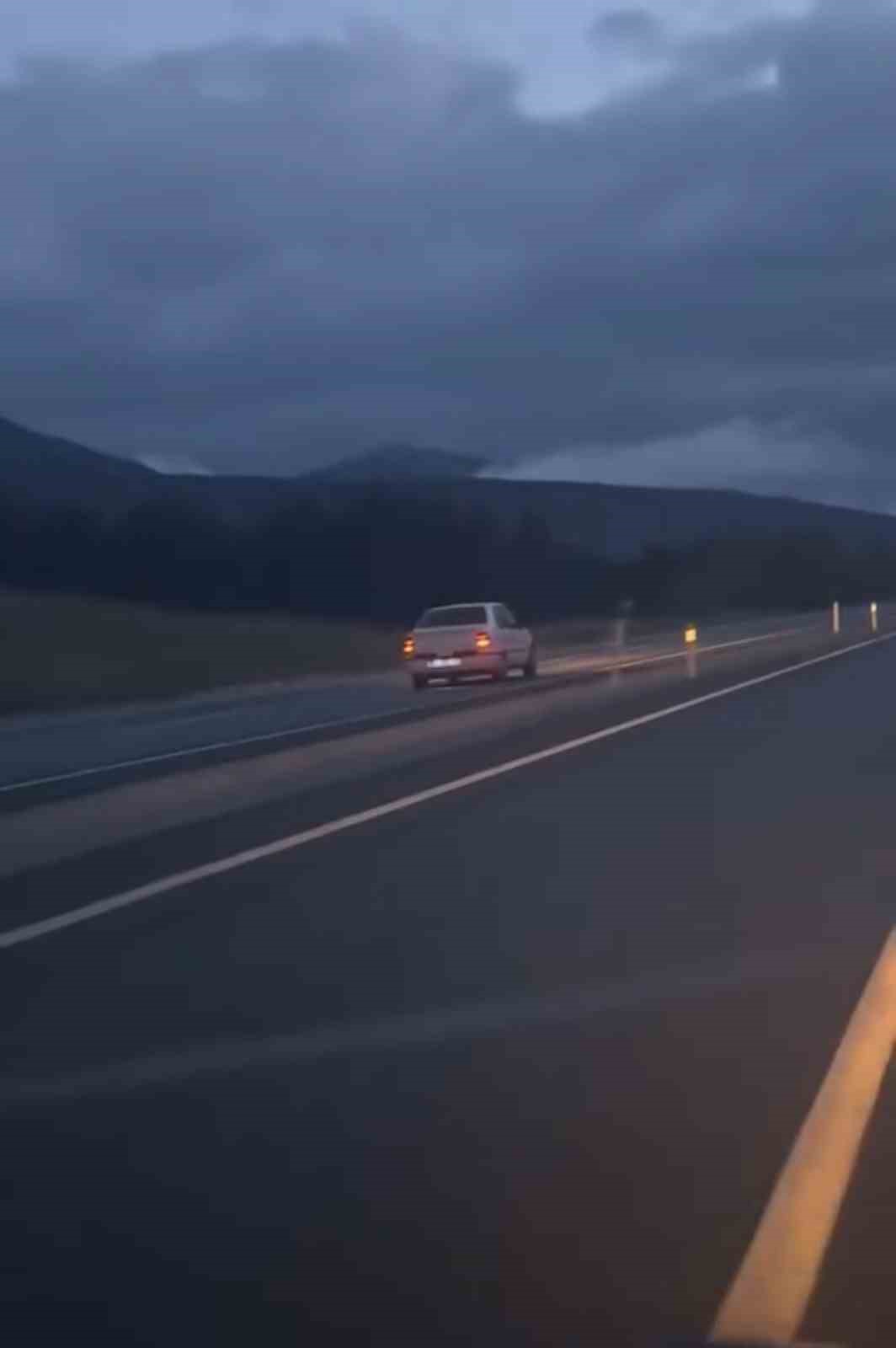 ters-yonde-kilometrelerce-ilerleyerek-trafigi-tehlikeye-dusurdu