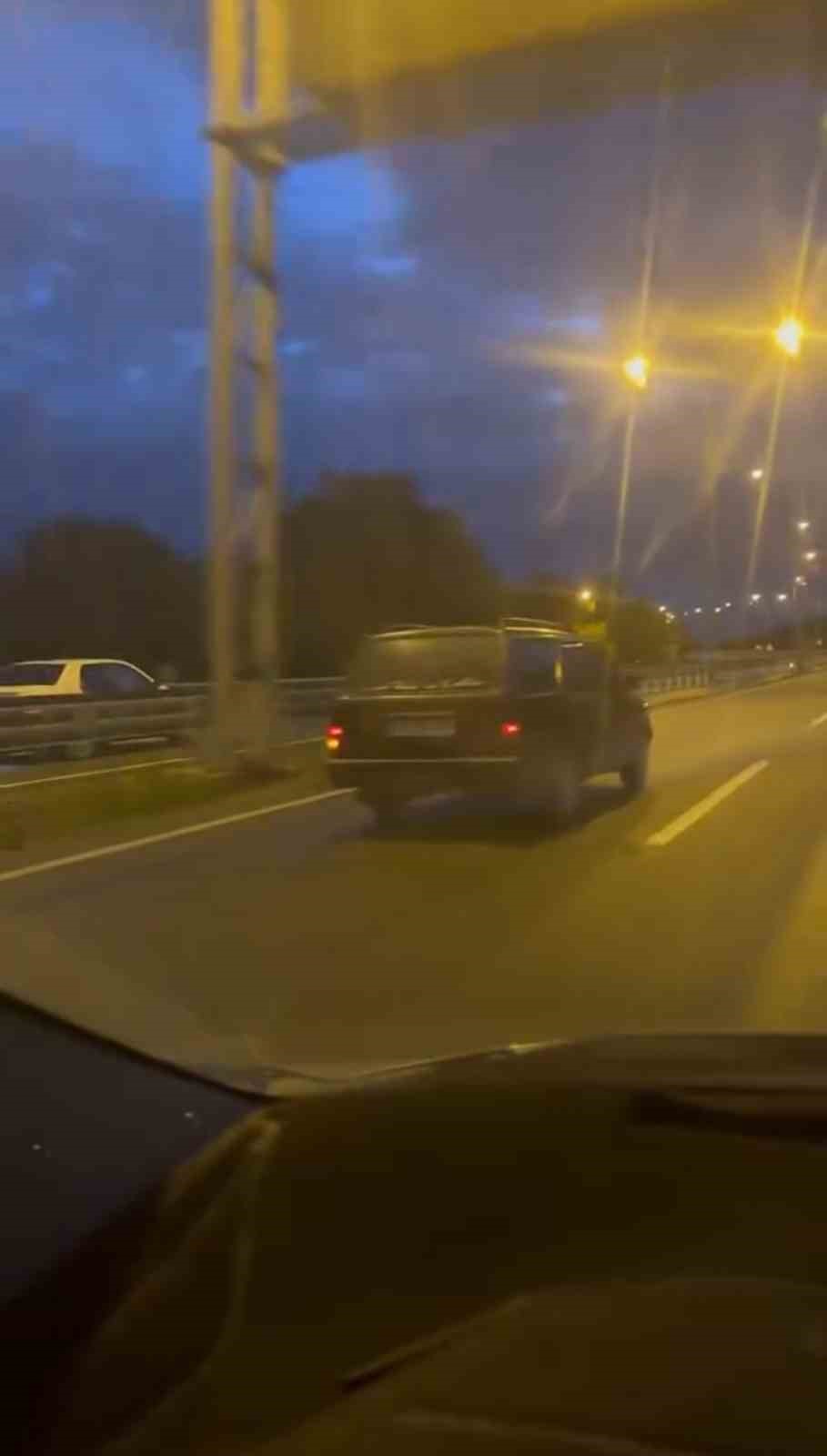 ters-yonde-kilometrelerce-ilerleyerek-trafigi-tehlikeye-dusurdu