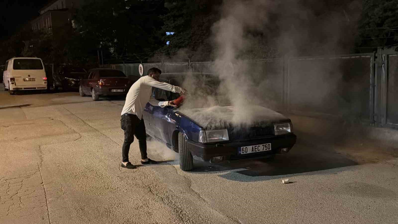 tokatta-park-halindeki-otomobilde-yangin-cikti