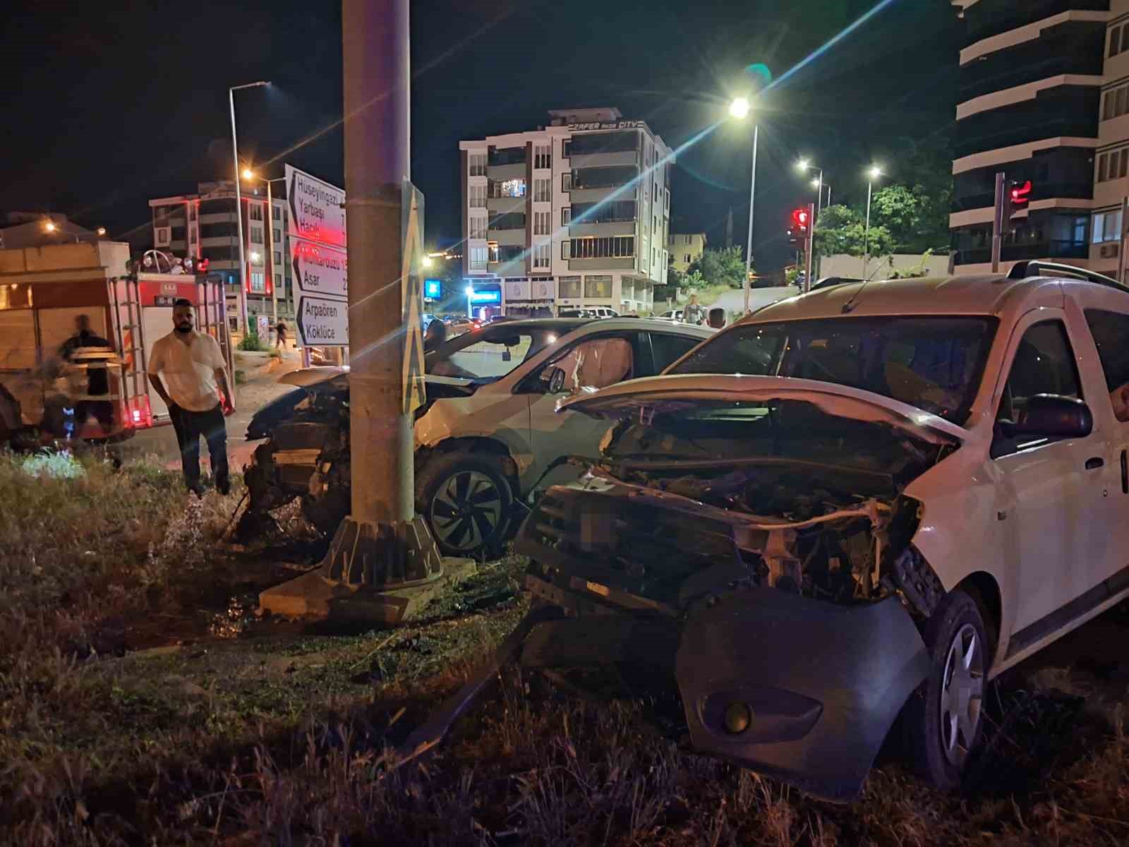 tokatta-zincirleme-trafik-kazasi-5-yarali