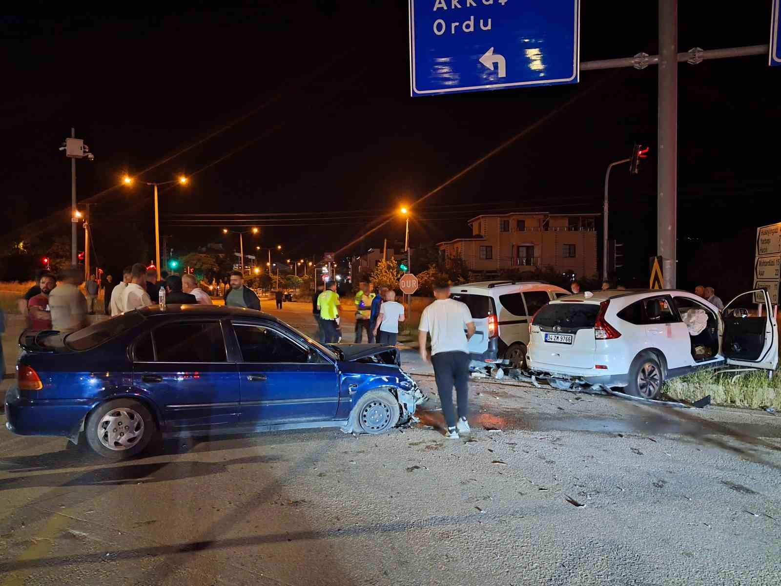 tokatta-zincirleme-trafik-kazasi-5-yarali