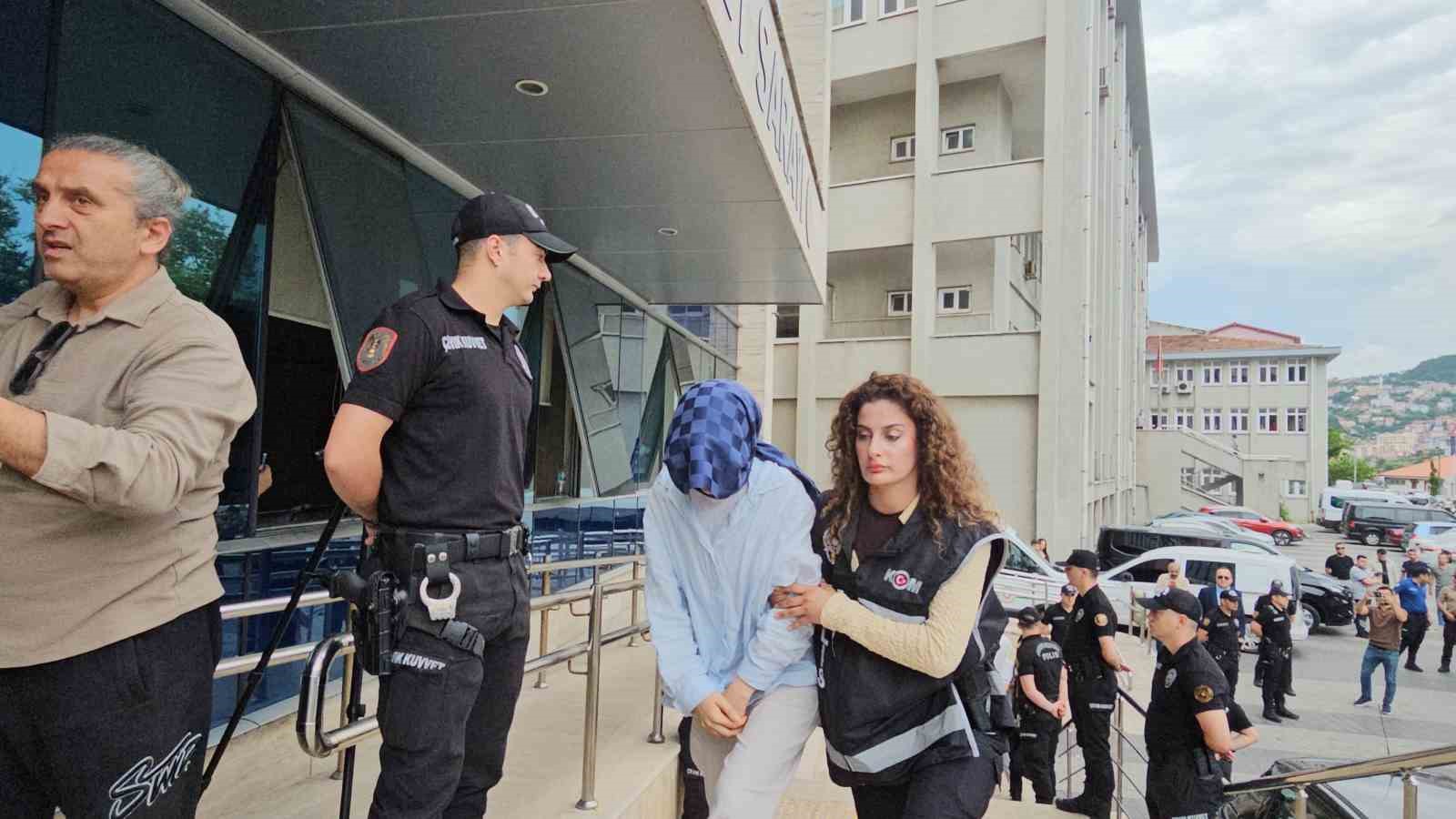 zonguldak-merkezli-rusvet-ve-yasa-disi-kurtaj-operasyonunda-11-supheli-adliyede