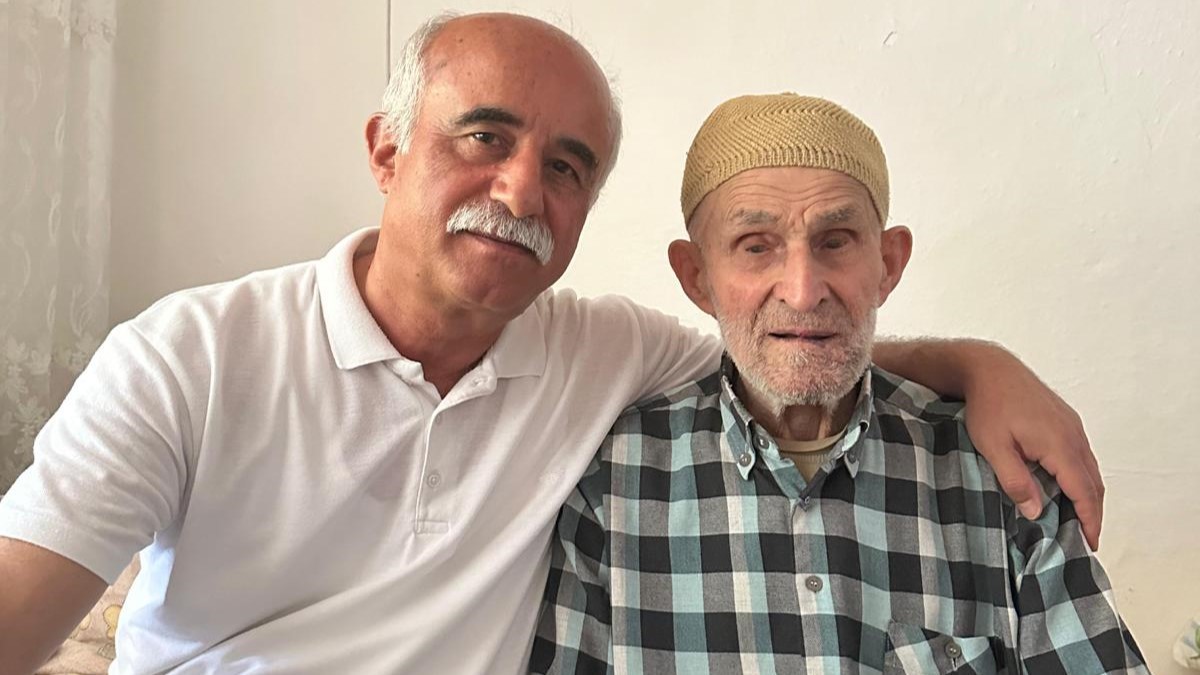 100-yasina-giren-ali-dedeye-dogum-gunu-kutlamasi